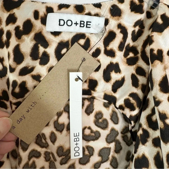 NWT Do+Be Open Back Leopard Print Ruffle Wrap Romper Black and Tan Size S - Picture 10 of 14